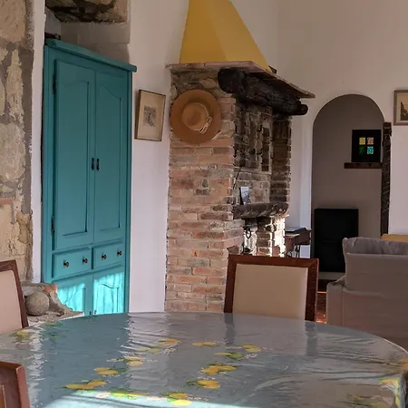 Maison De Famille Entre & Collines - Charme, Citronniers Et Tranquillite - Acces Marche Et Sentier 3 Min 펜션 *