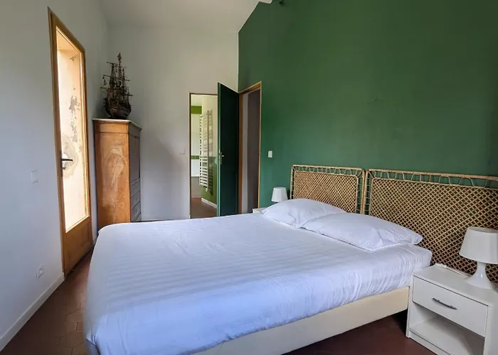 Holiday home Maison De Famille Entre & Collines - Charme, Citronniers Et Tranquillite - Acces Marche Et Sentier 3 Min