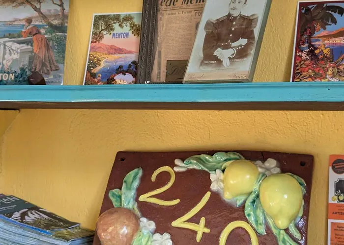 Holiday home Maison De Famille Entre & Collines - Charme, Citronniers Et Tranquillite - Acces Marche Et Sentier 3 Min